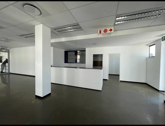 119.50M² OFFICE TO LET IN BRYANSTON